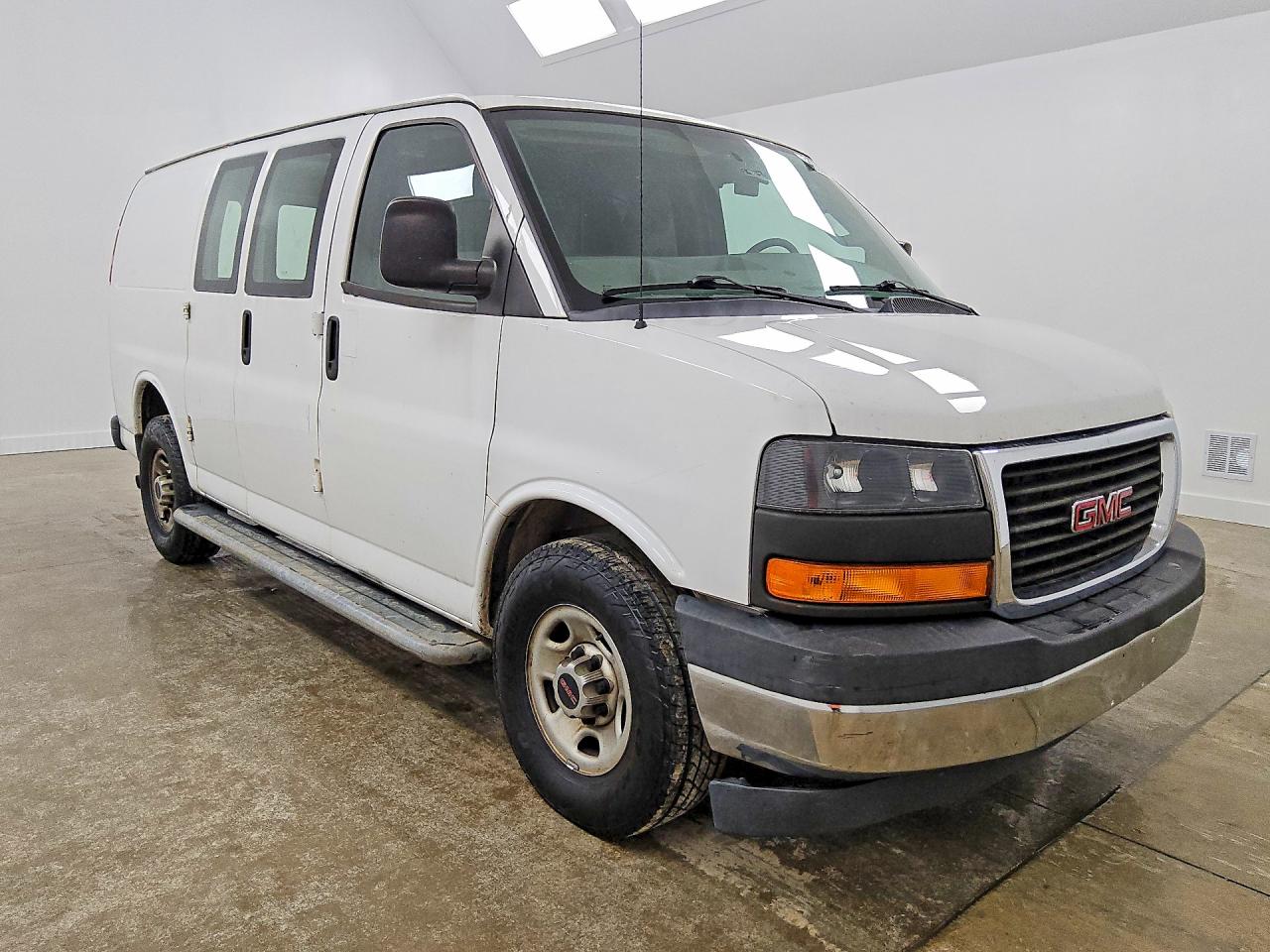 2017 GMC SAVANA G2500 — снимка 4