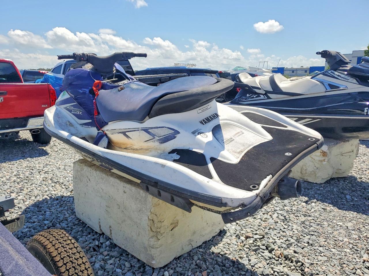 2001 YAMAHA JET SKI — photo 3
