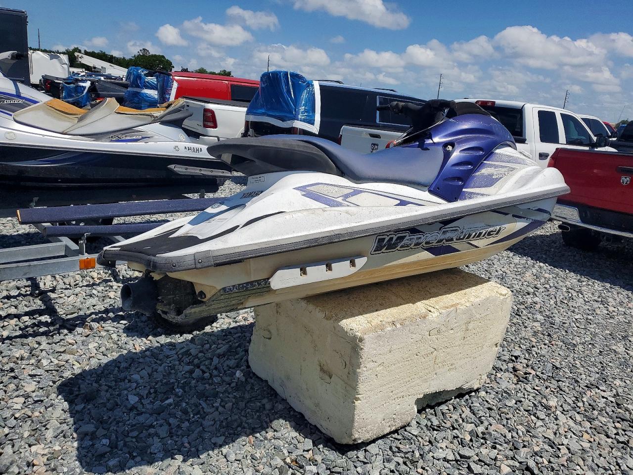 2001 YAMAHA JET SKI — photo 4