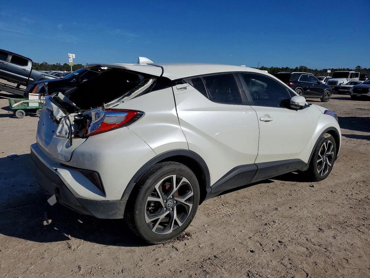 2021 TOYOTA C-HR XLE — снимка 3