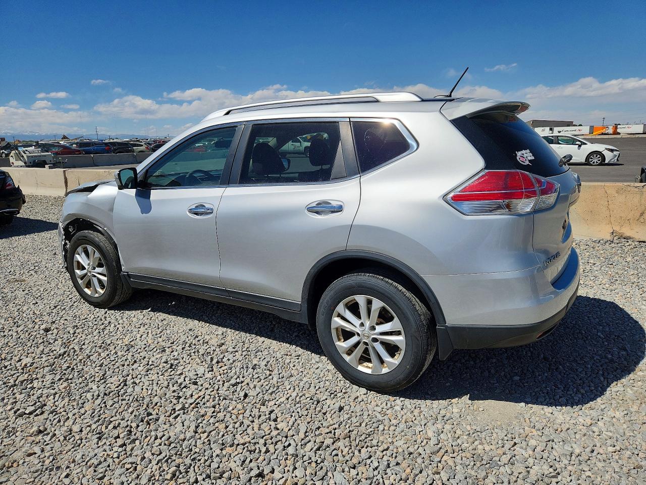2015 NISSAN ROGUE SV — снимка 2