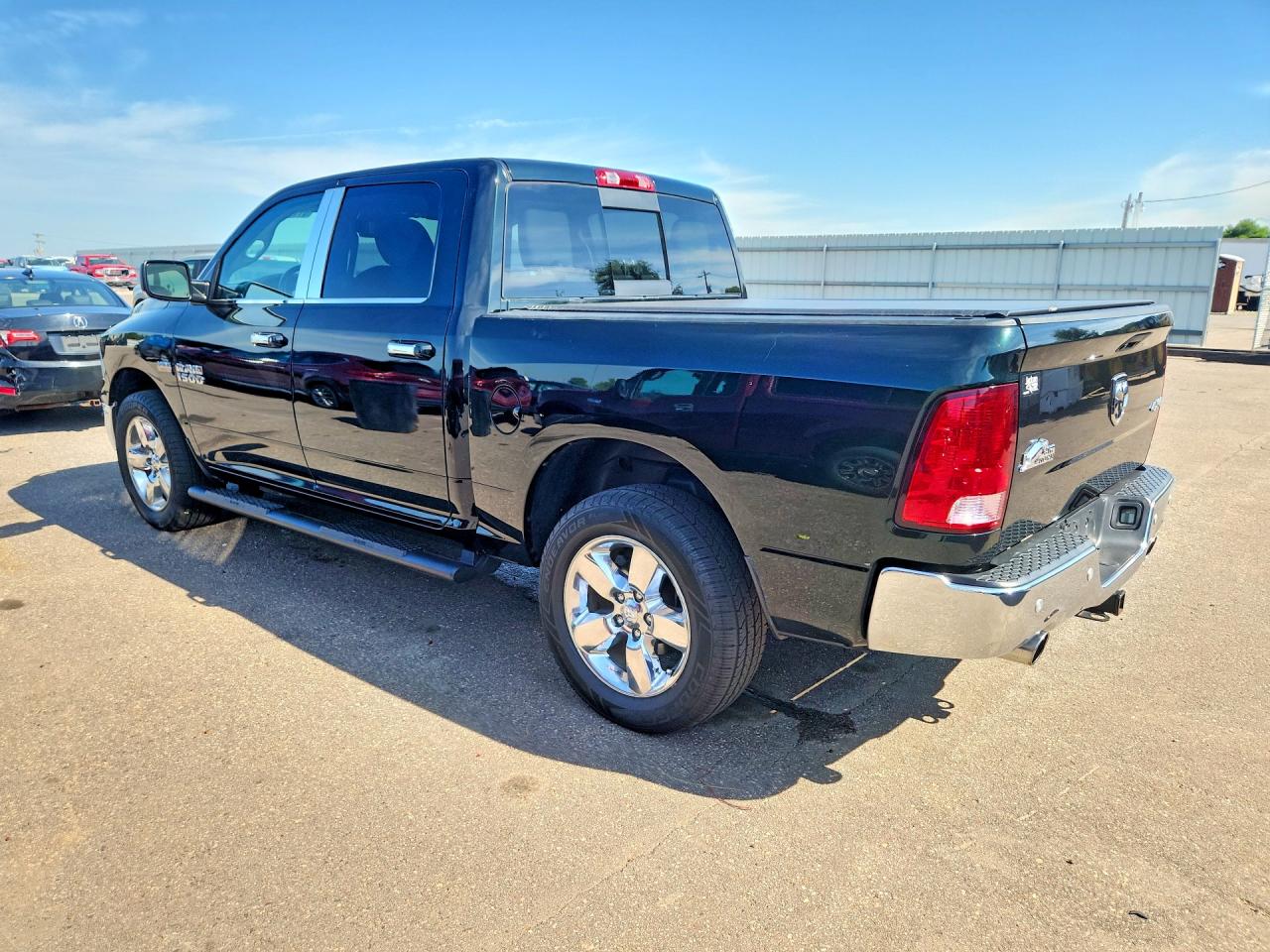 2016 RAM 1500 SLT — снимка 2