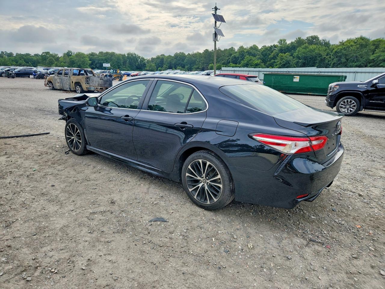 2018 TOYOTA CAMRY SE — снимка 2