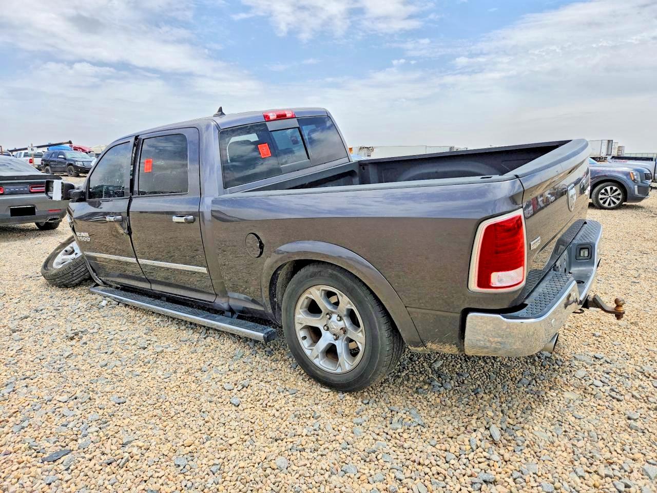 2015 RAM 1500 LARAMIE — снимка 2