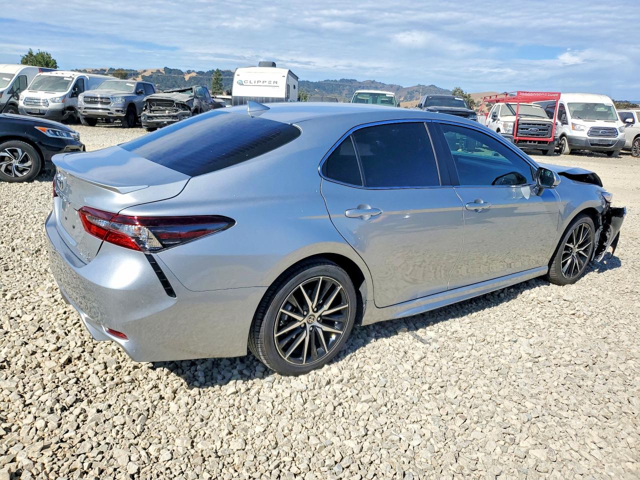 2024 TOYOTA CAMRY HYBRID SE — снимка 3