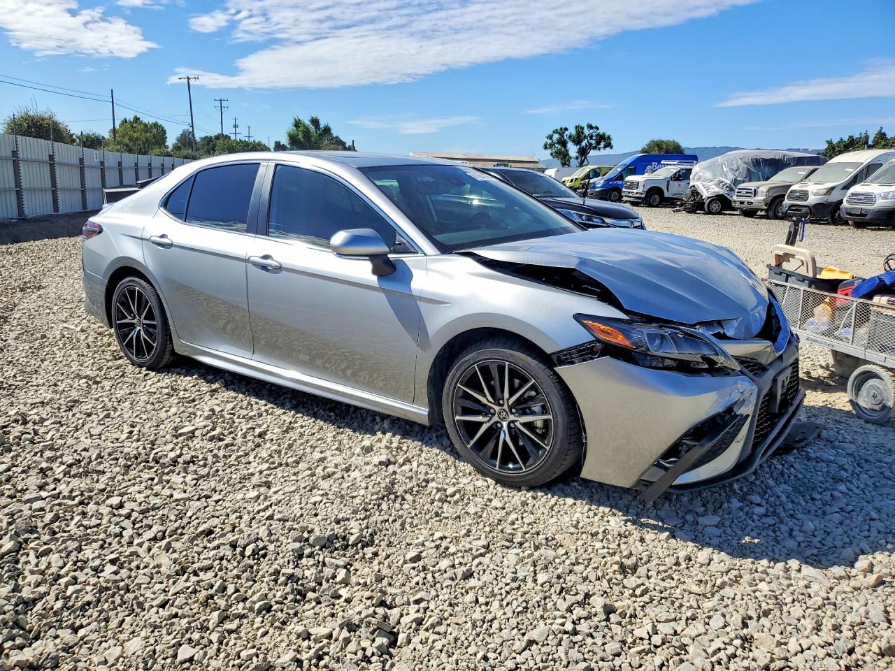 2024 TOYOTA CAMRY HYBRID SE — снимка 4