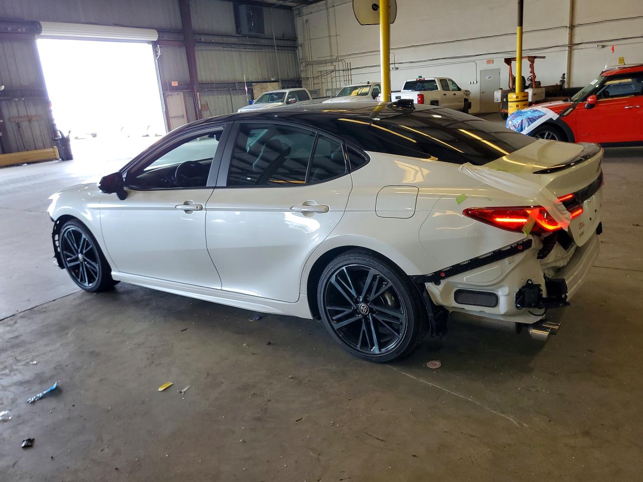 2026 TOYOTA CAMRY XSE — снимка 2