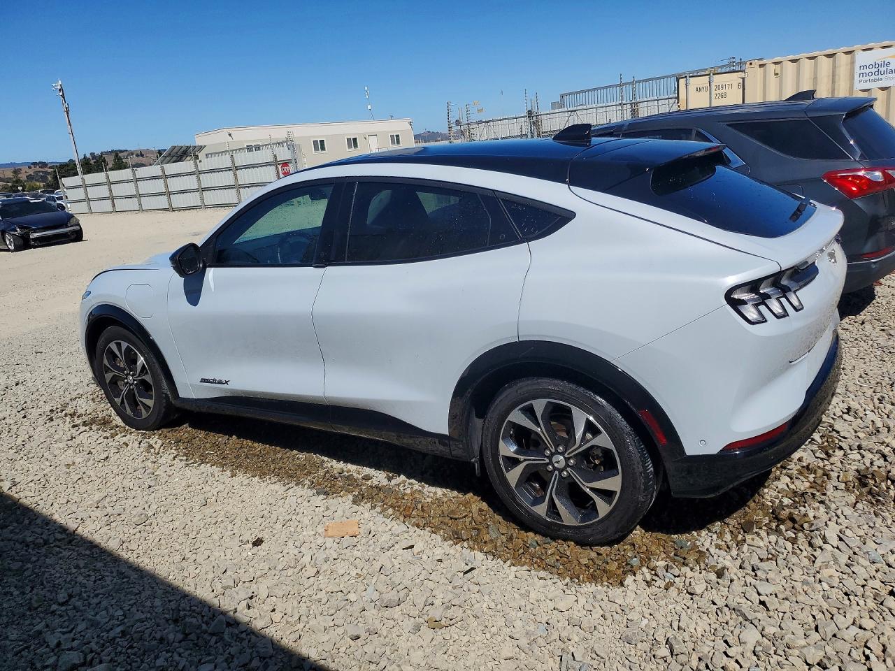 2023 FORD MUSTANG MACH-E PREMIUM — снимка 2