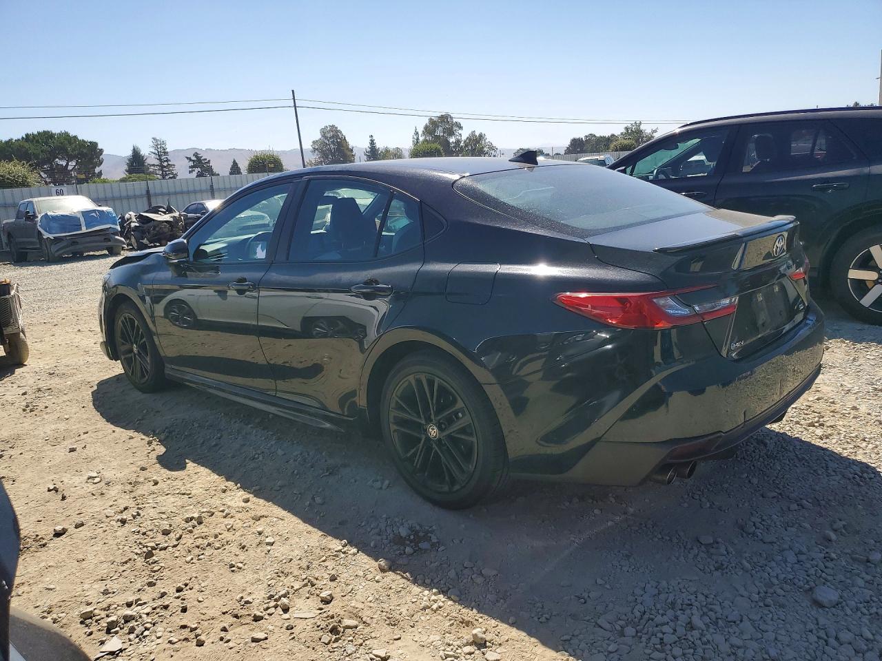 2025 TOYOTA CAMRY SE — снимка 2