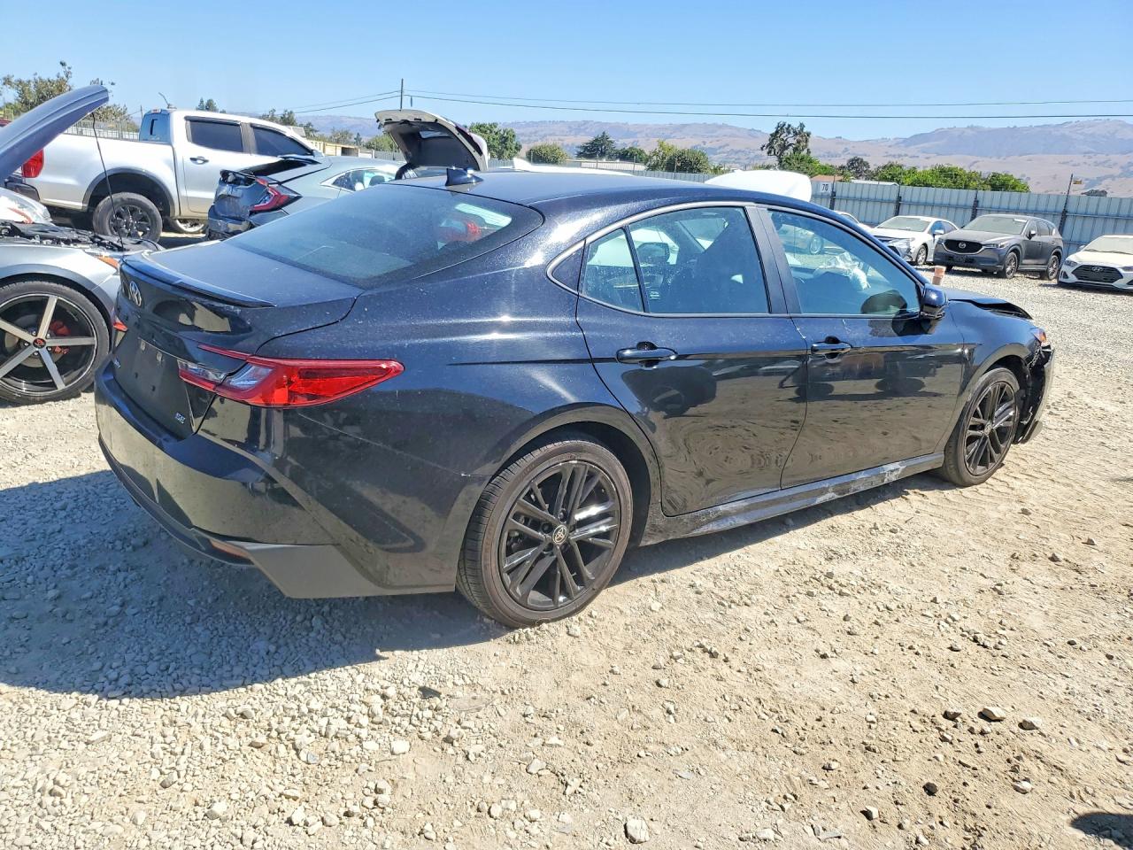2025 TOYOTA CAMRY SE — снимка 3