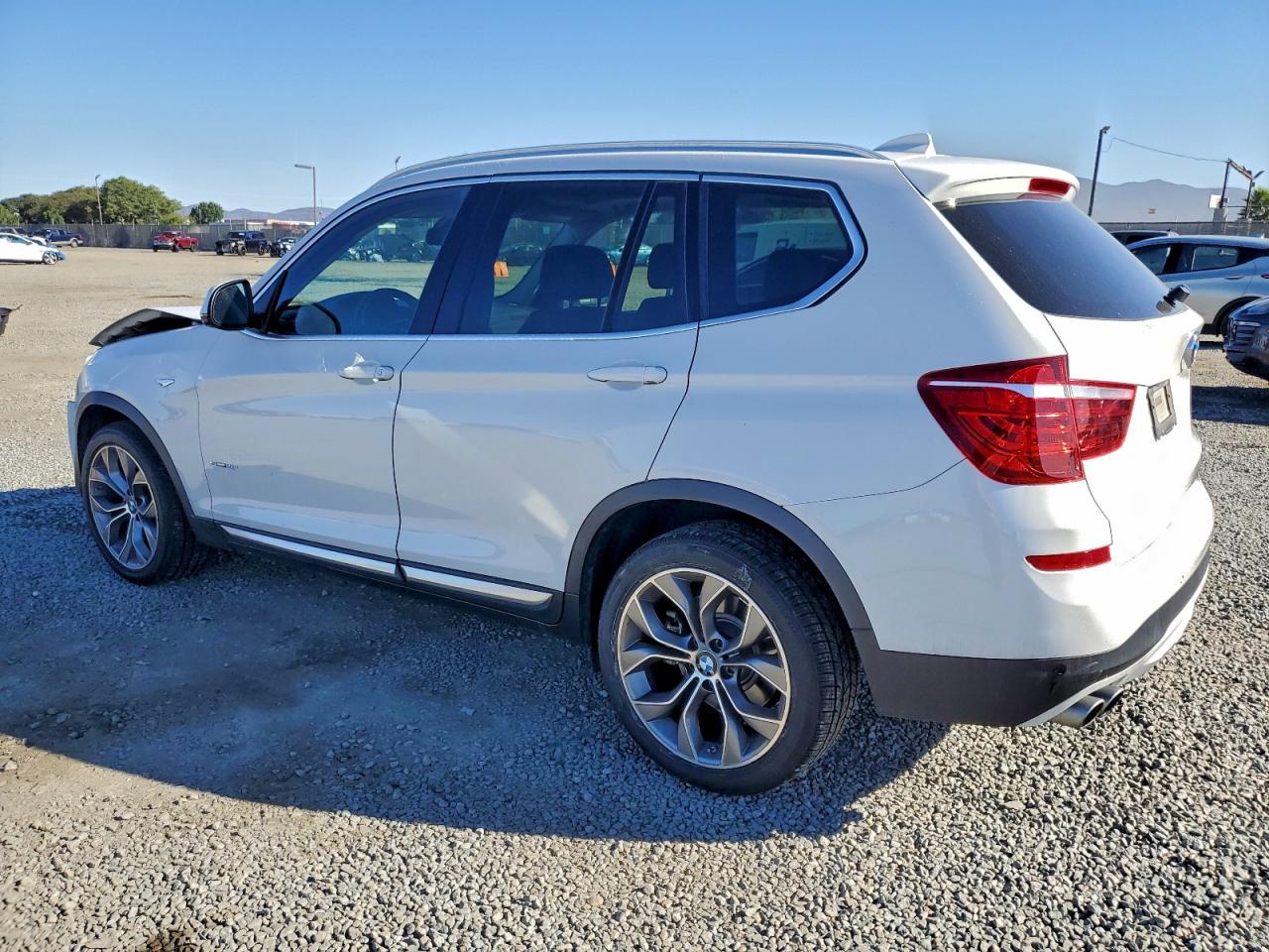 2015 BMW X3 SDRIVE28I — снимка 2