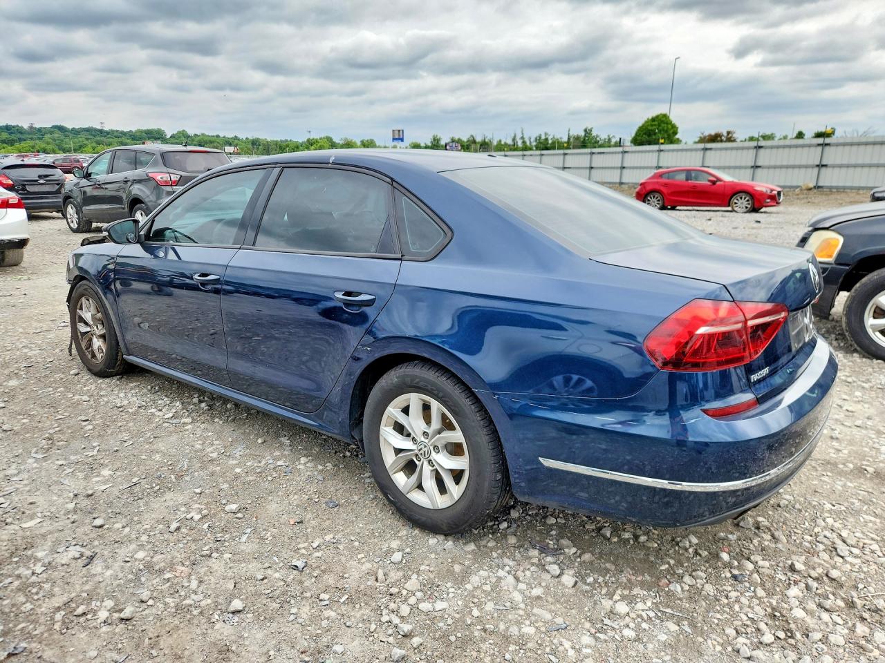 2018 VOLKSWAGEN PASSAT S — снимка 2