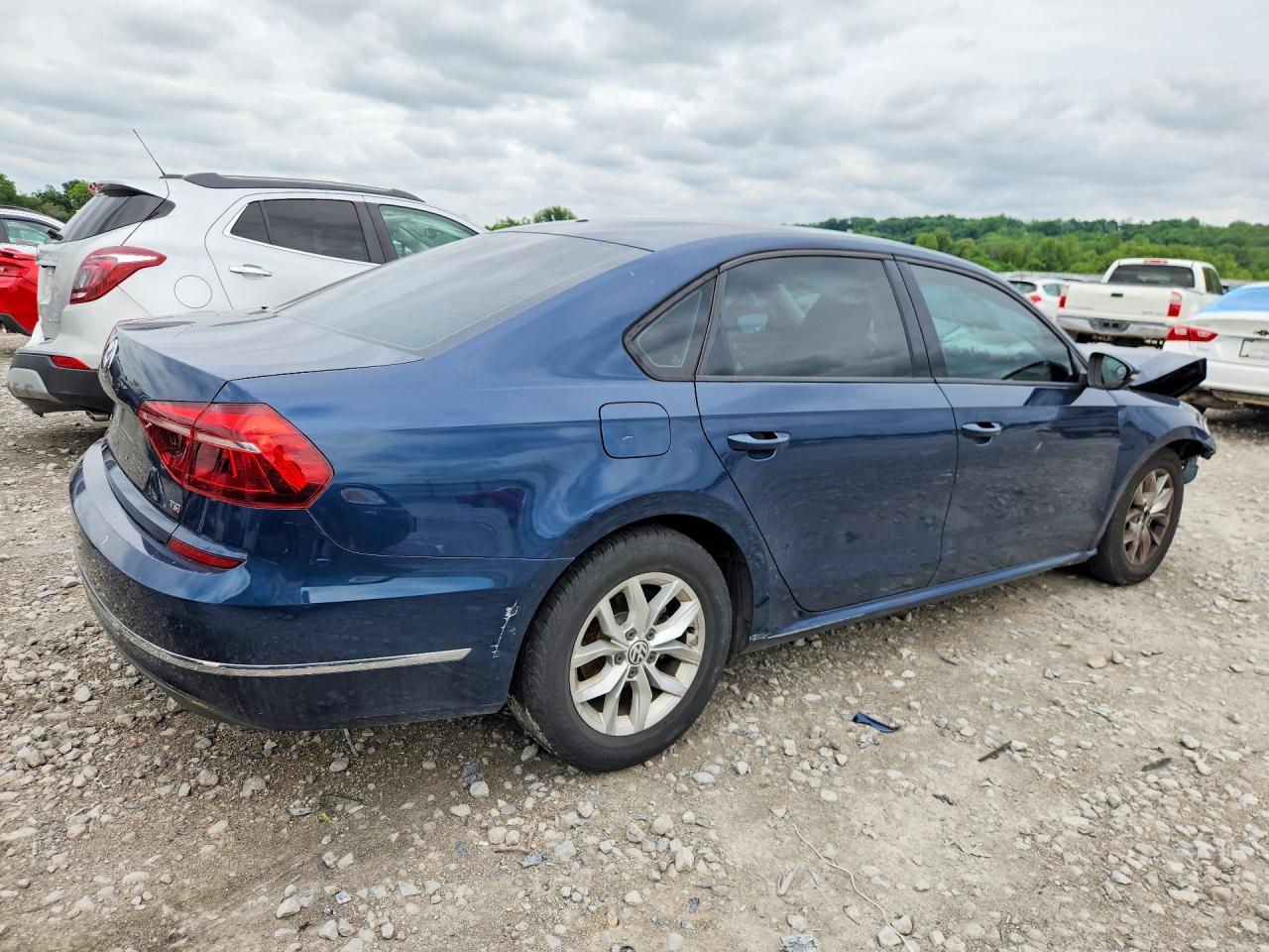 2018 VOLKSWAGEN PASSAT S — снимка 3