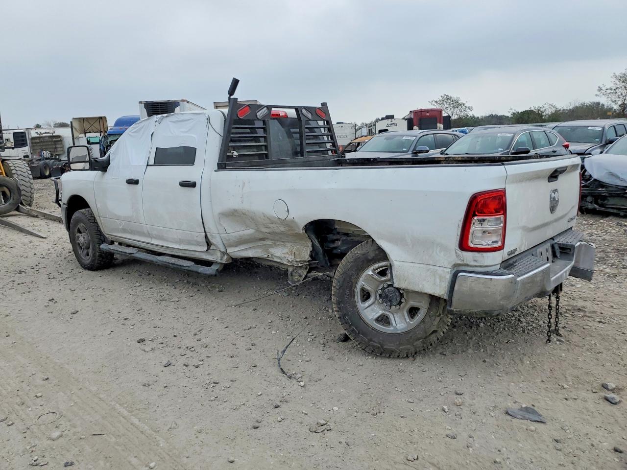 2024 RAM 2500 TRADESMAN — снимка 2