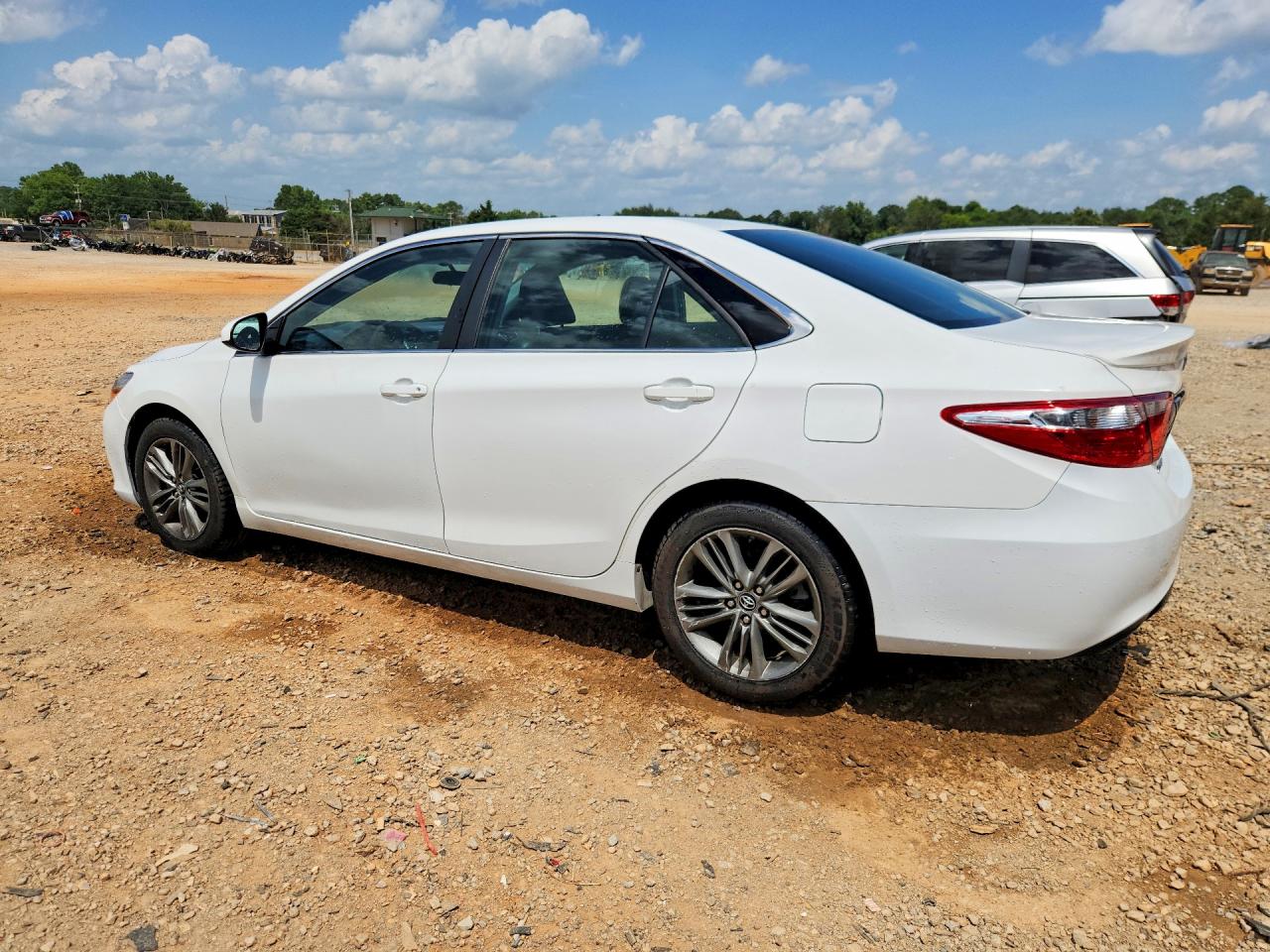 2017 TOYOTA CAMRY SE — снимка 2