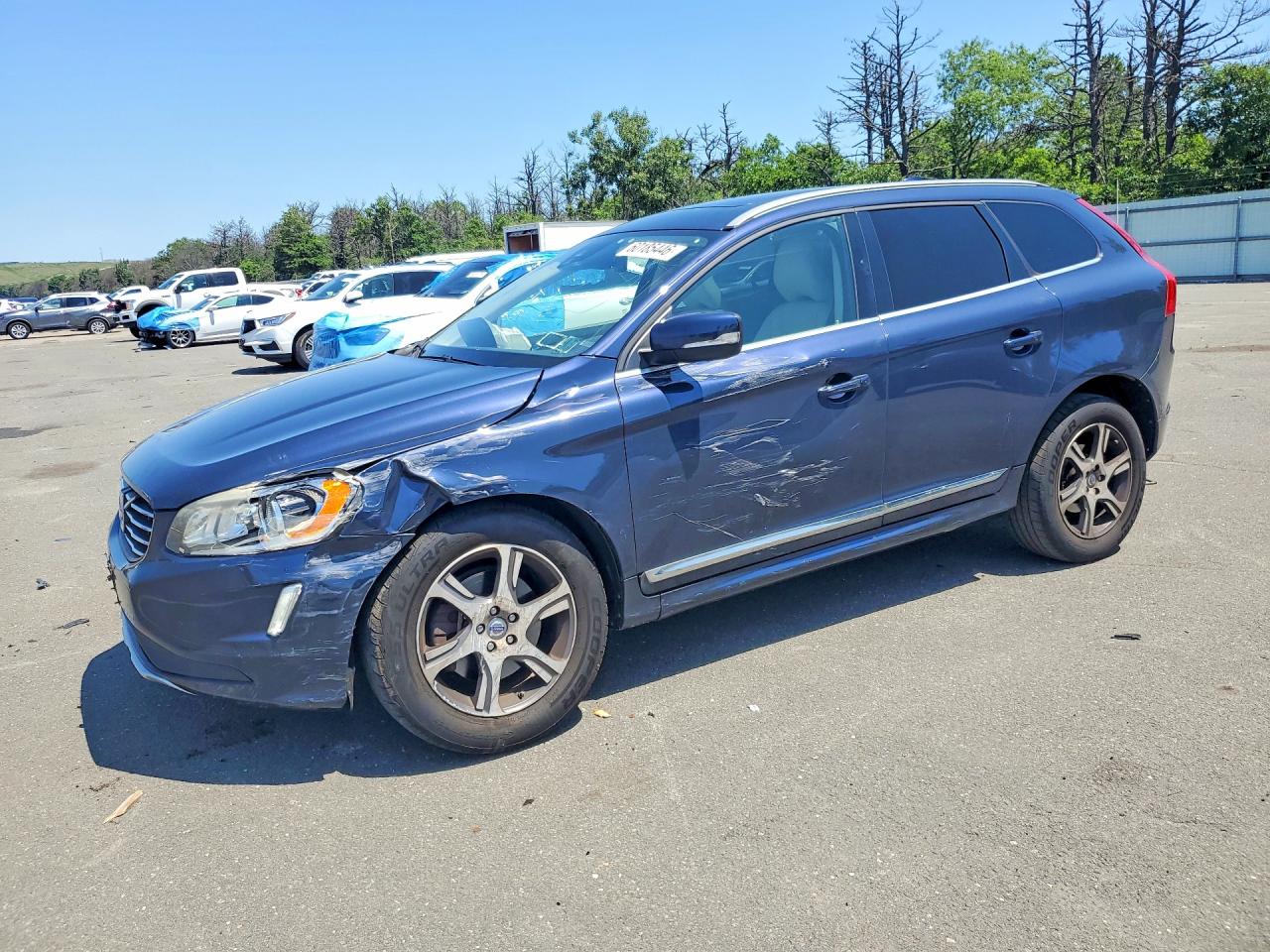 2015 VOLVO XC60 T6 PREMIER