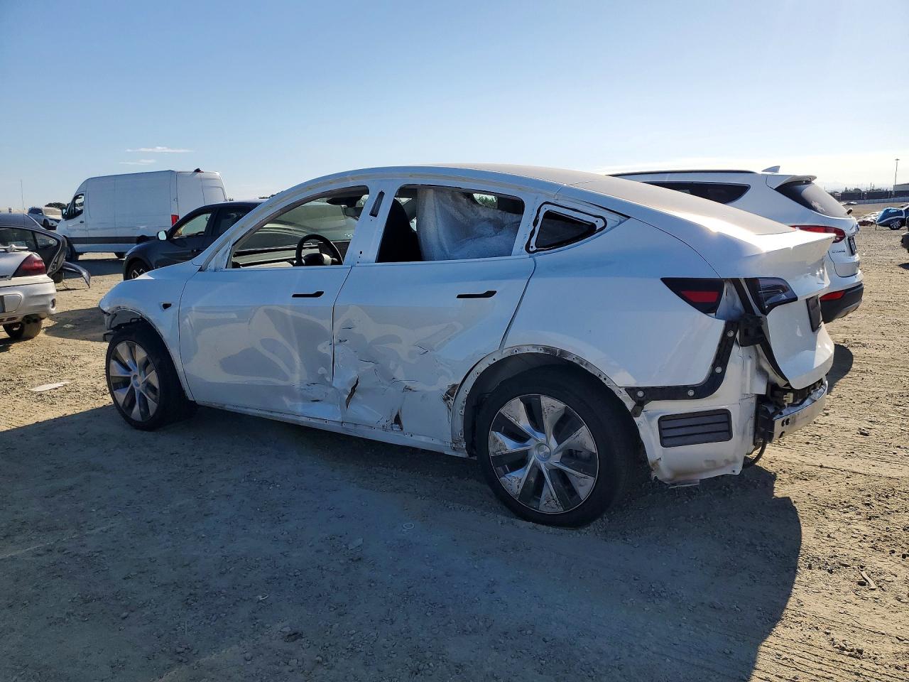 2024 TESLA MODEL Y — снимка 2