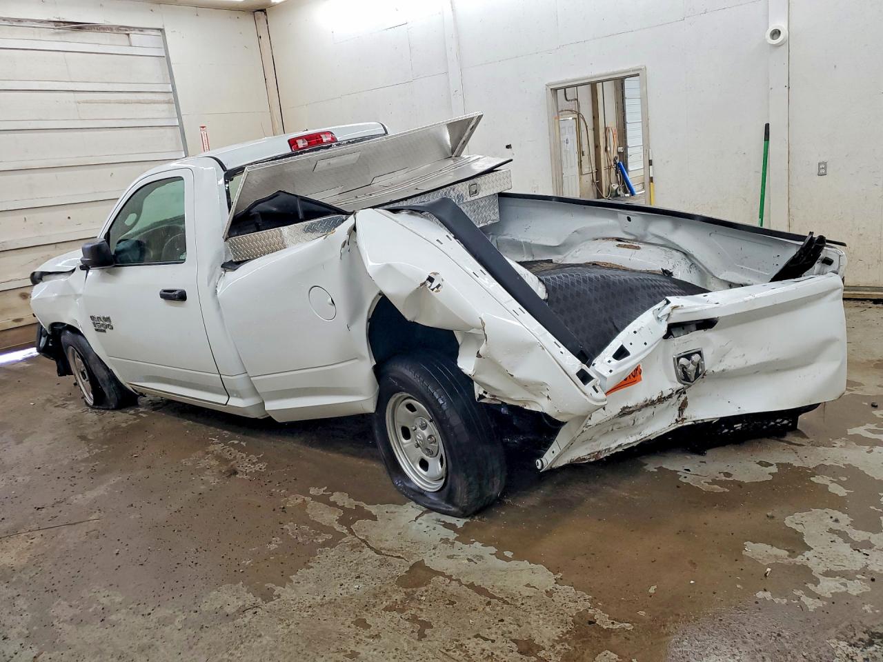 2023 RAM 1500 CLASSIC TRADESMAN — снимка 2