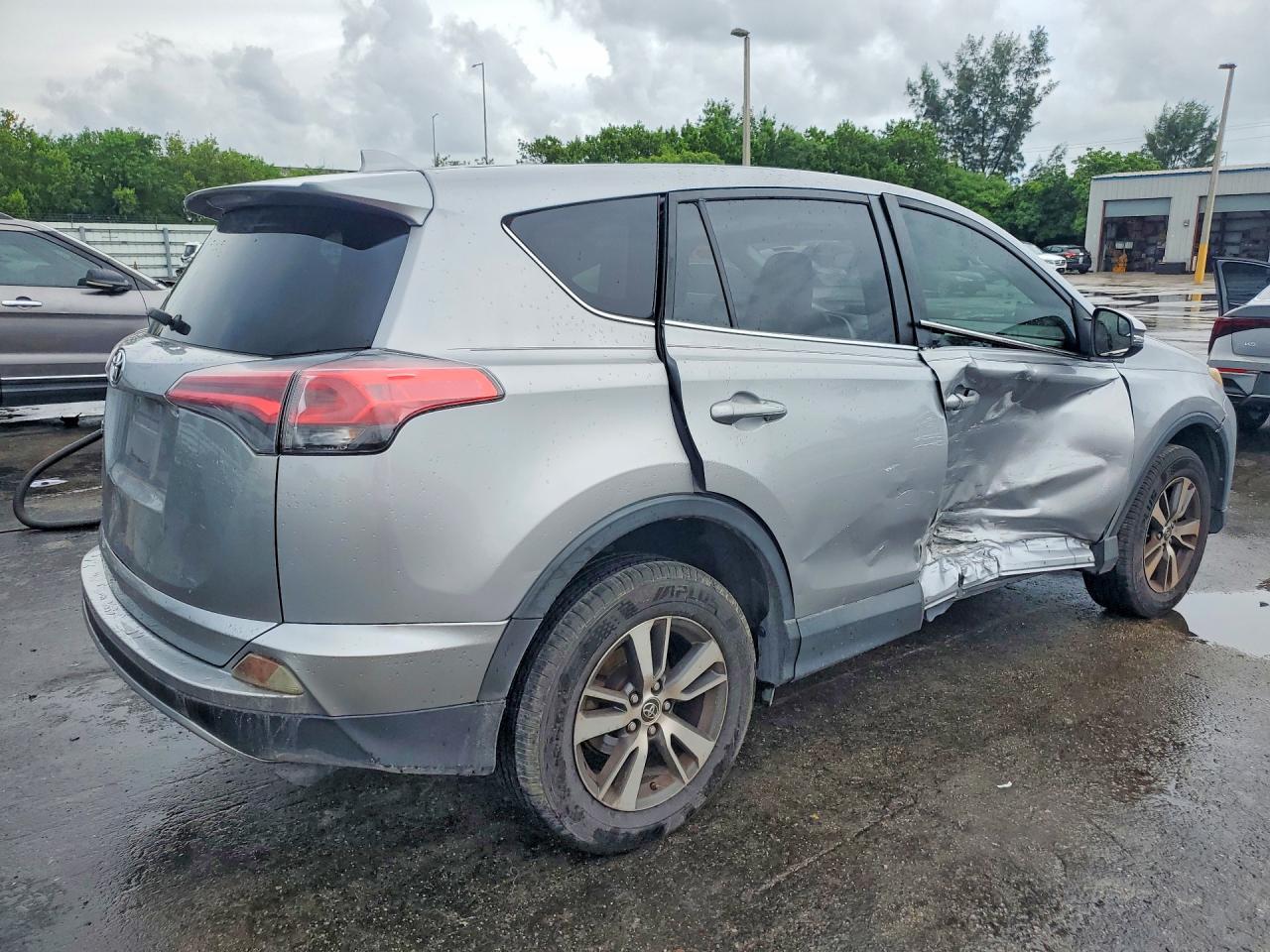 2018 TOYOTA RAV4 XLE — снимка 3