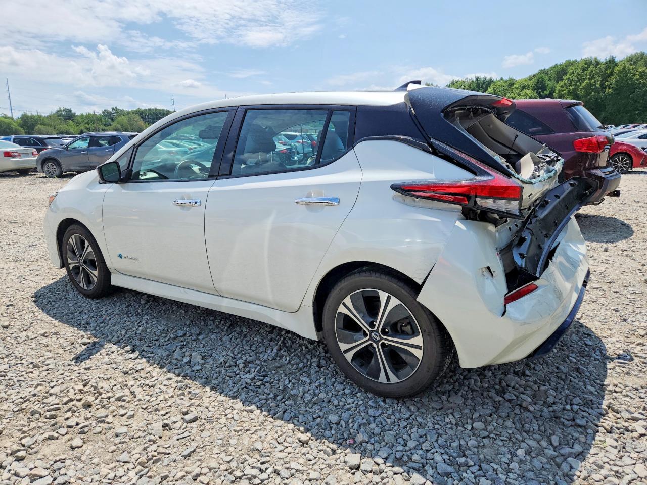 2019 NISSAN LEAF SL — снимка 2