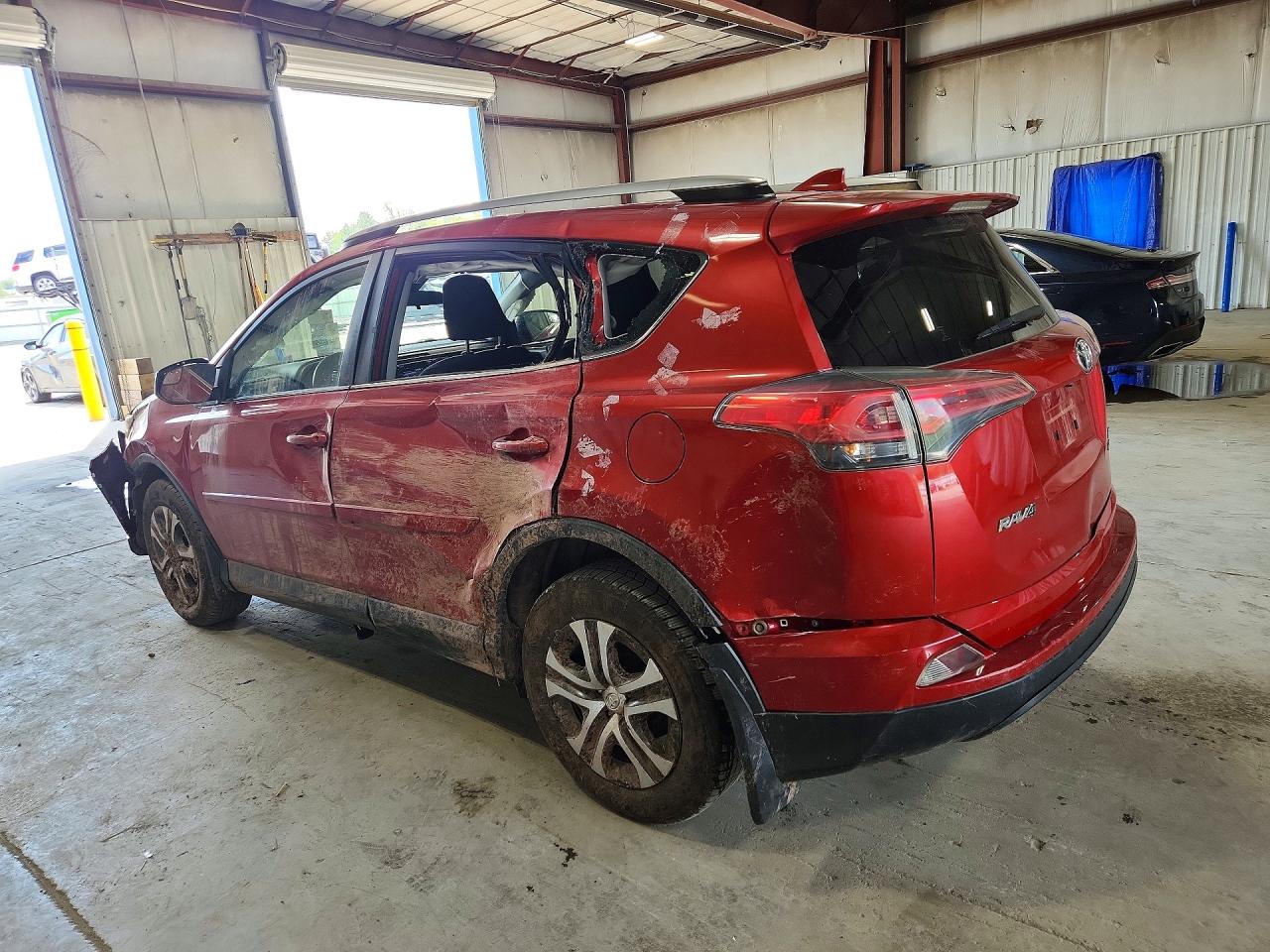 2017 TOYOTA RAV4 LE — снимка 2