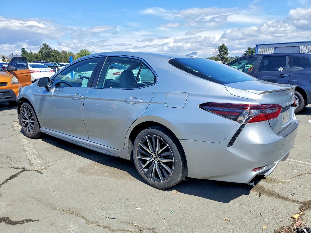2022 TOYOTA CAMRY SE — снимка 2