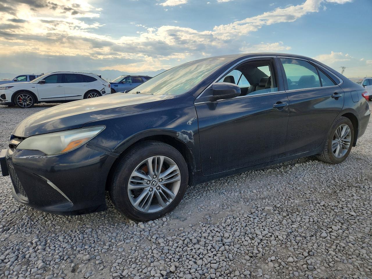2016 TOYOTA CAMRY SE