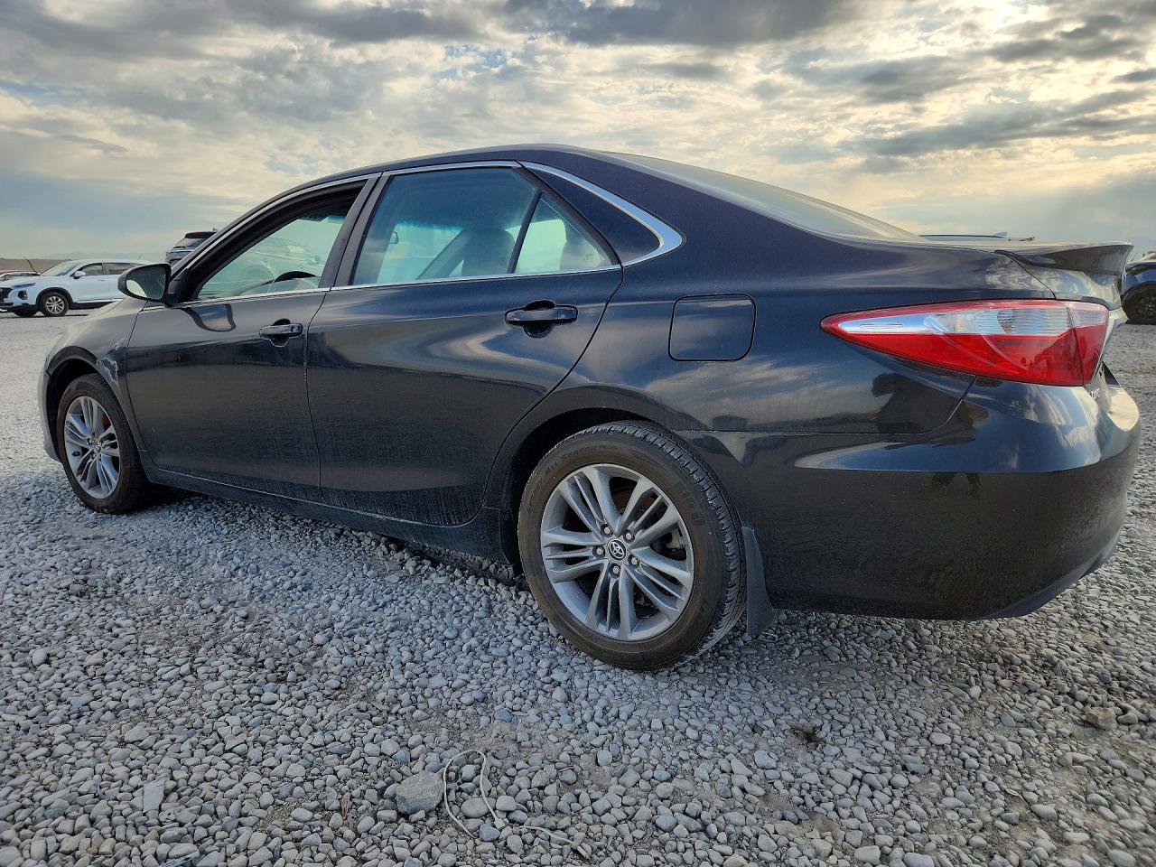 2016 TOYOTA CAMRY SE — снимка 2