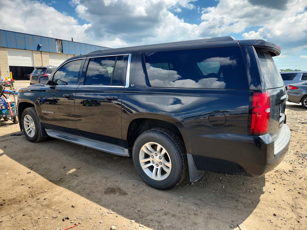 2015 CHEVROLET SUBURBAN K1500 LT — снимка 2