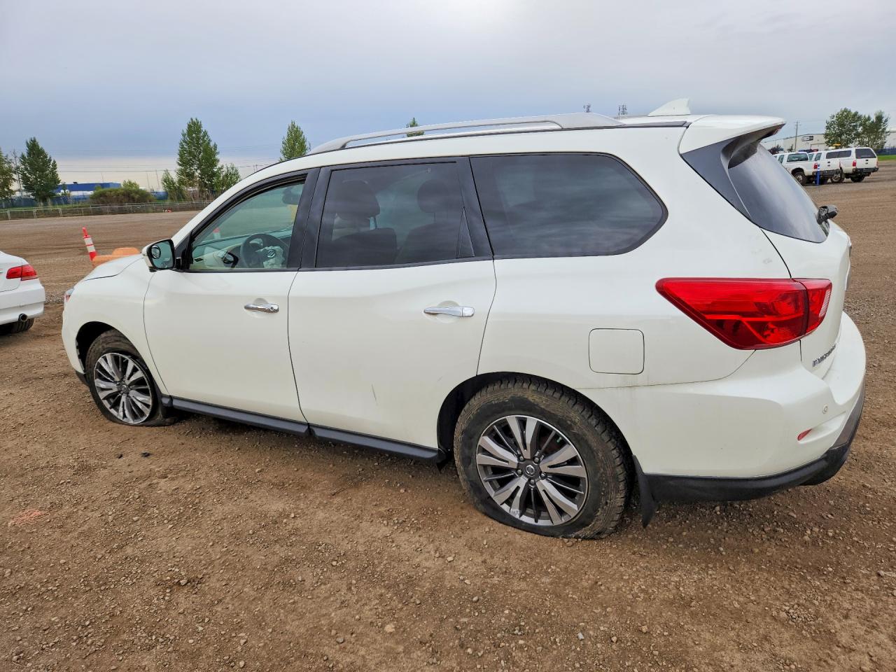 2019 NISSAN PATHFINDER S — снимка 2