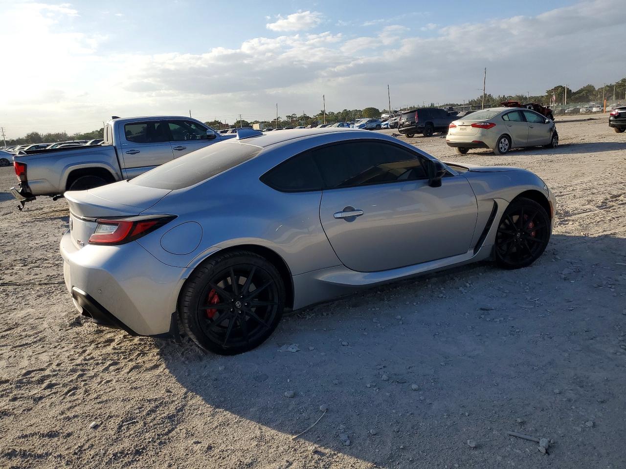 2025 TOYOTA GR86 BASE — снимка 3