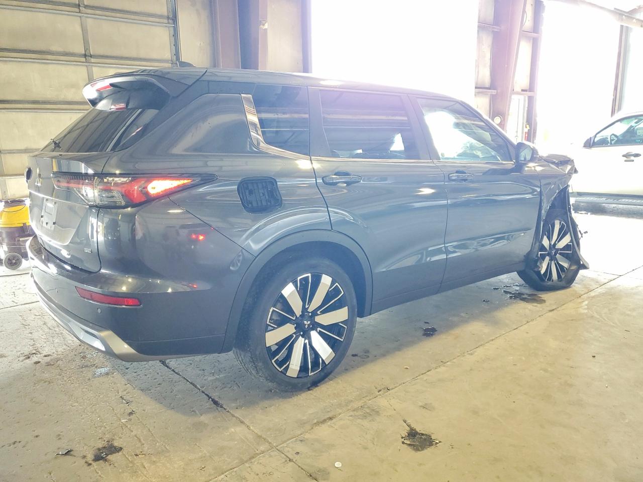 2025 MITSUBISHI OUTLANDER SE — снимка 3