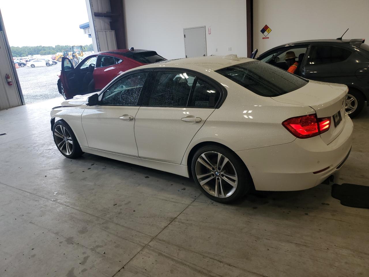 2014 BMW 328 I — снимка 2