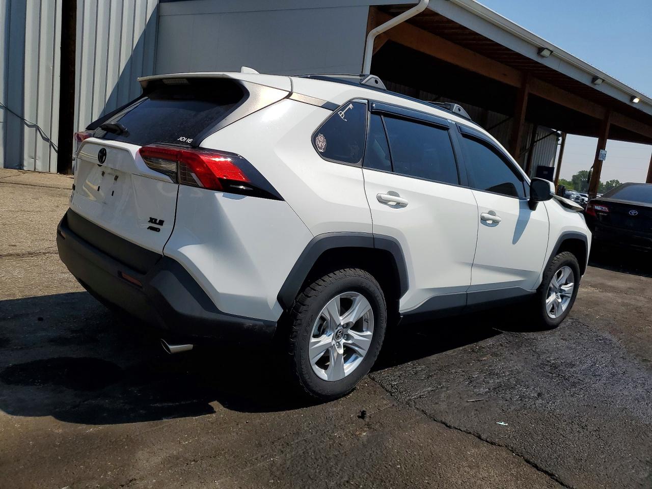 2019 TOYOTA RAV4 XLE — снимка 3