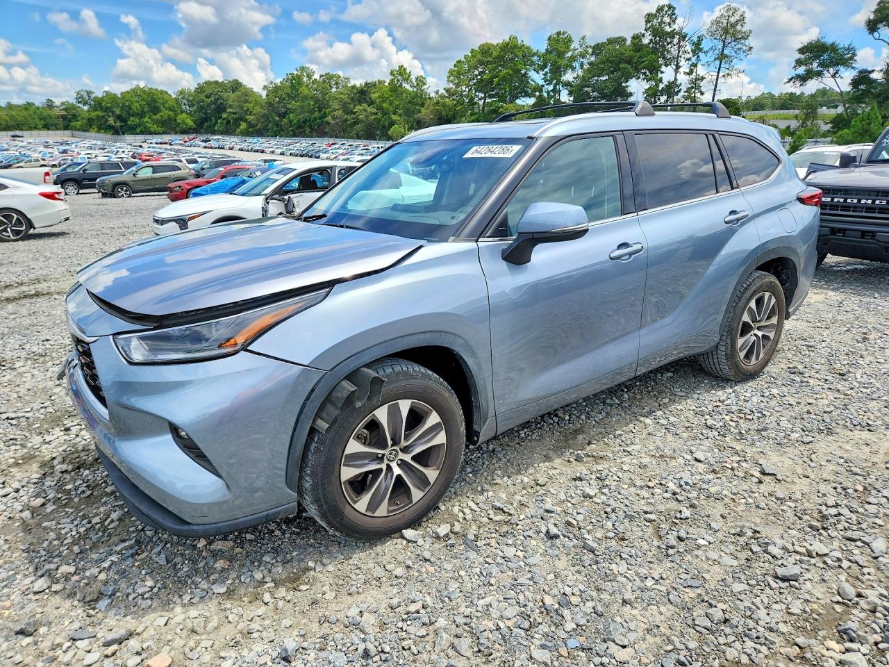2021 TOYOTA HIGHLANDER XLE