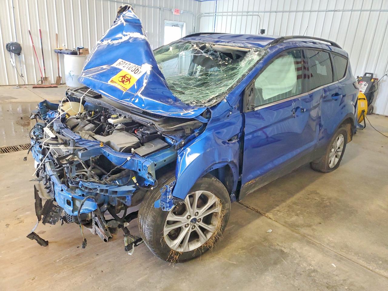 2017 FORD ESCAPE SE