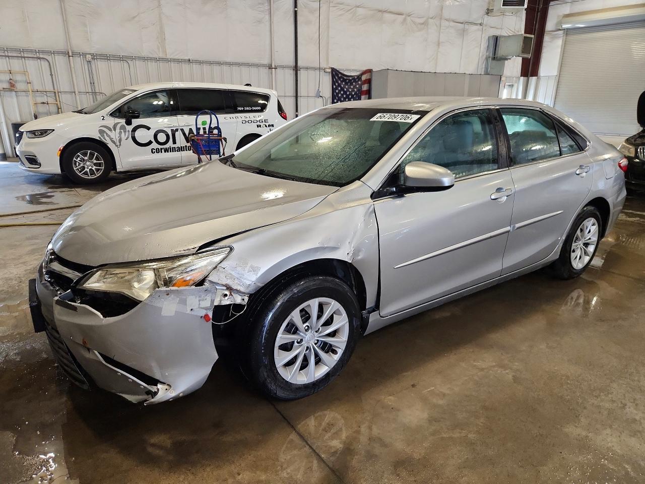 2016 TOYOTA CAMRY LE
