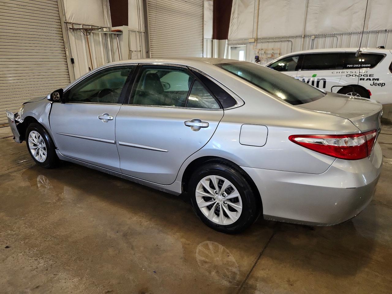 2016 TOYOTA CAMRY LE — снимка 2
