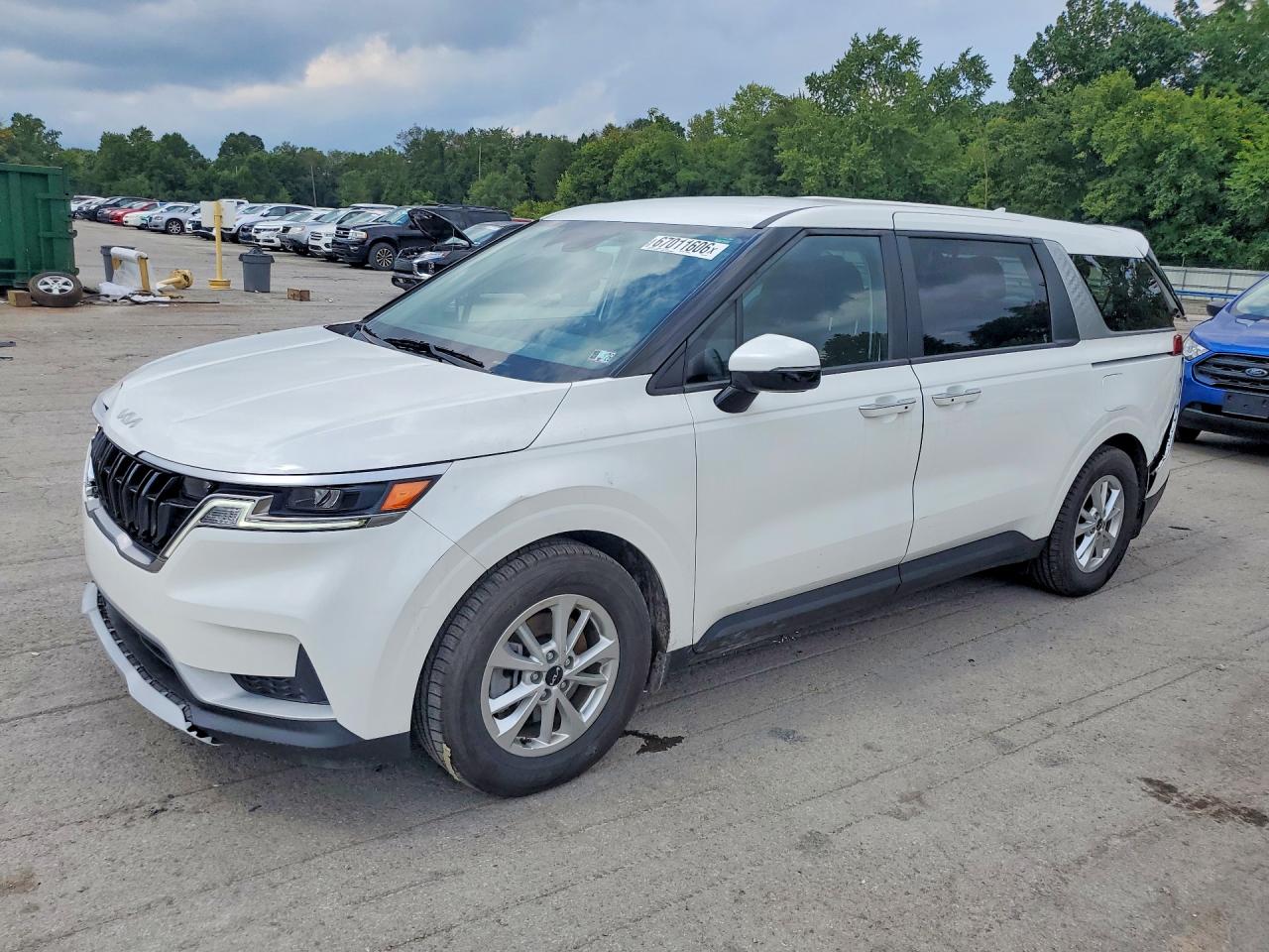 2023 KIA CARNIVAL LX