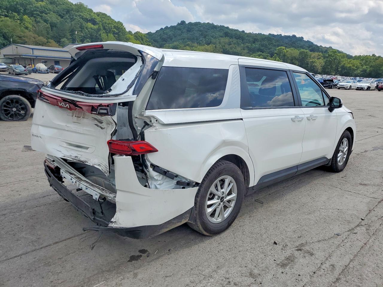 2023 KIA CARNIVAL LX — снимка 3