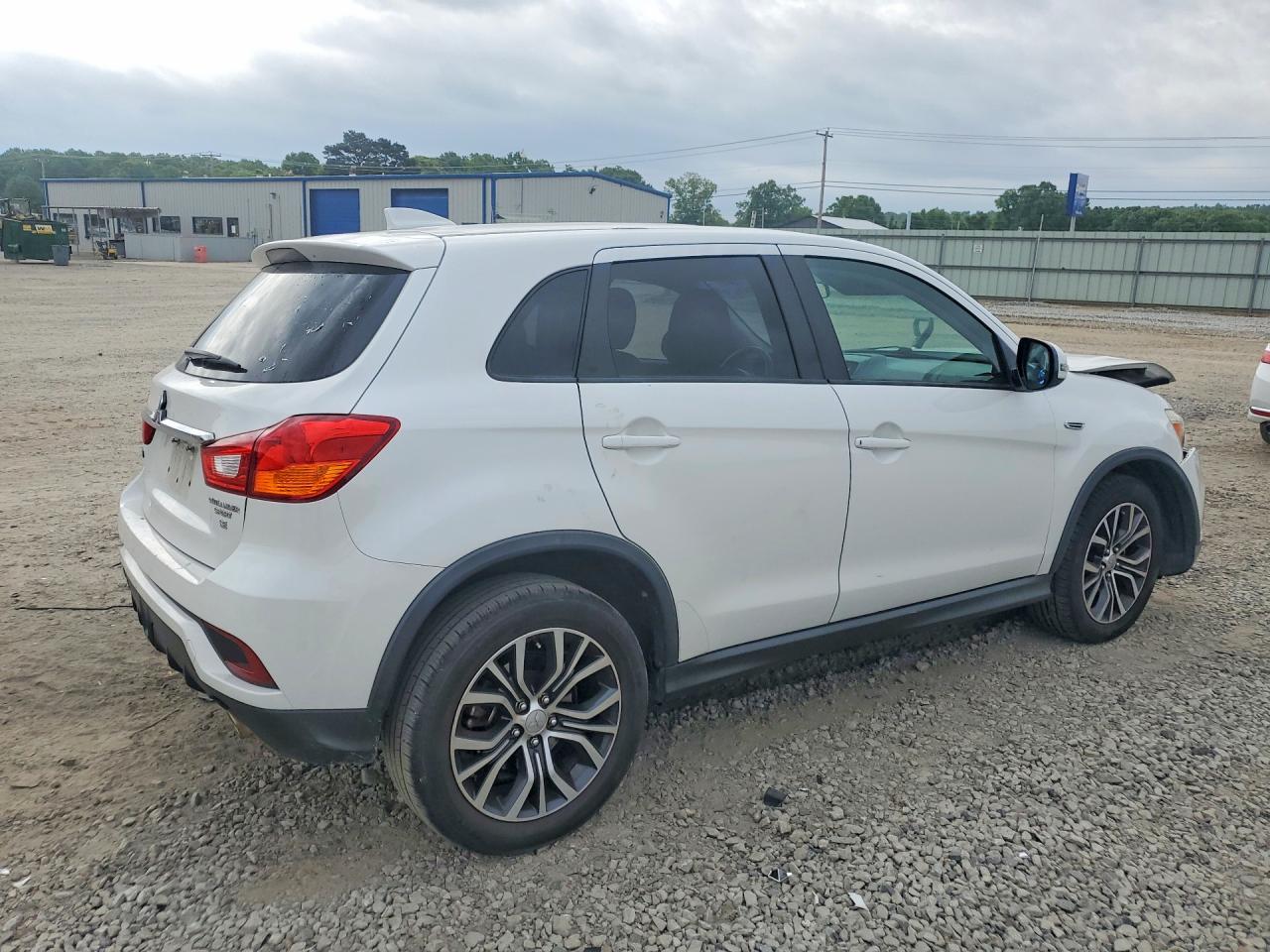 2019 MITSUBISHI OUTLANDER SPORT SE — снимка 3