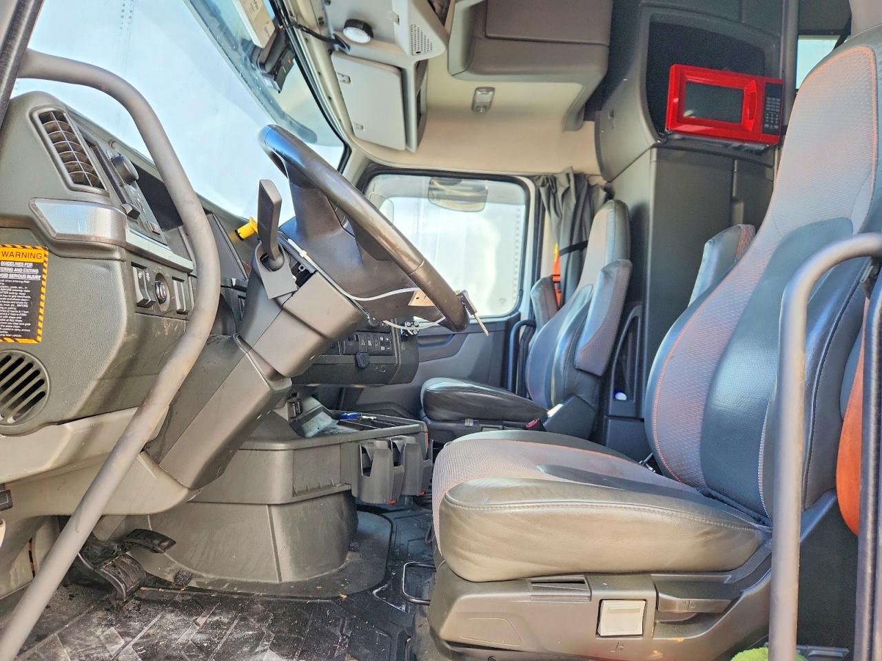 2021 VOLVO VN VNL — снимка 5