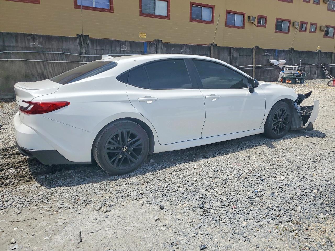 2025 TOYOTA CAMRY SE — снимка 3
