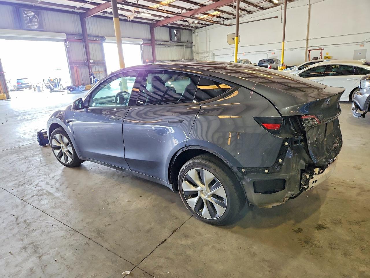 2023 TESLA MODEL Y — снимка 2