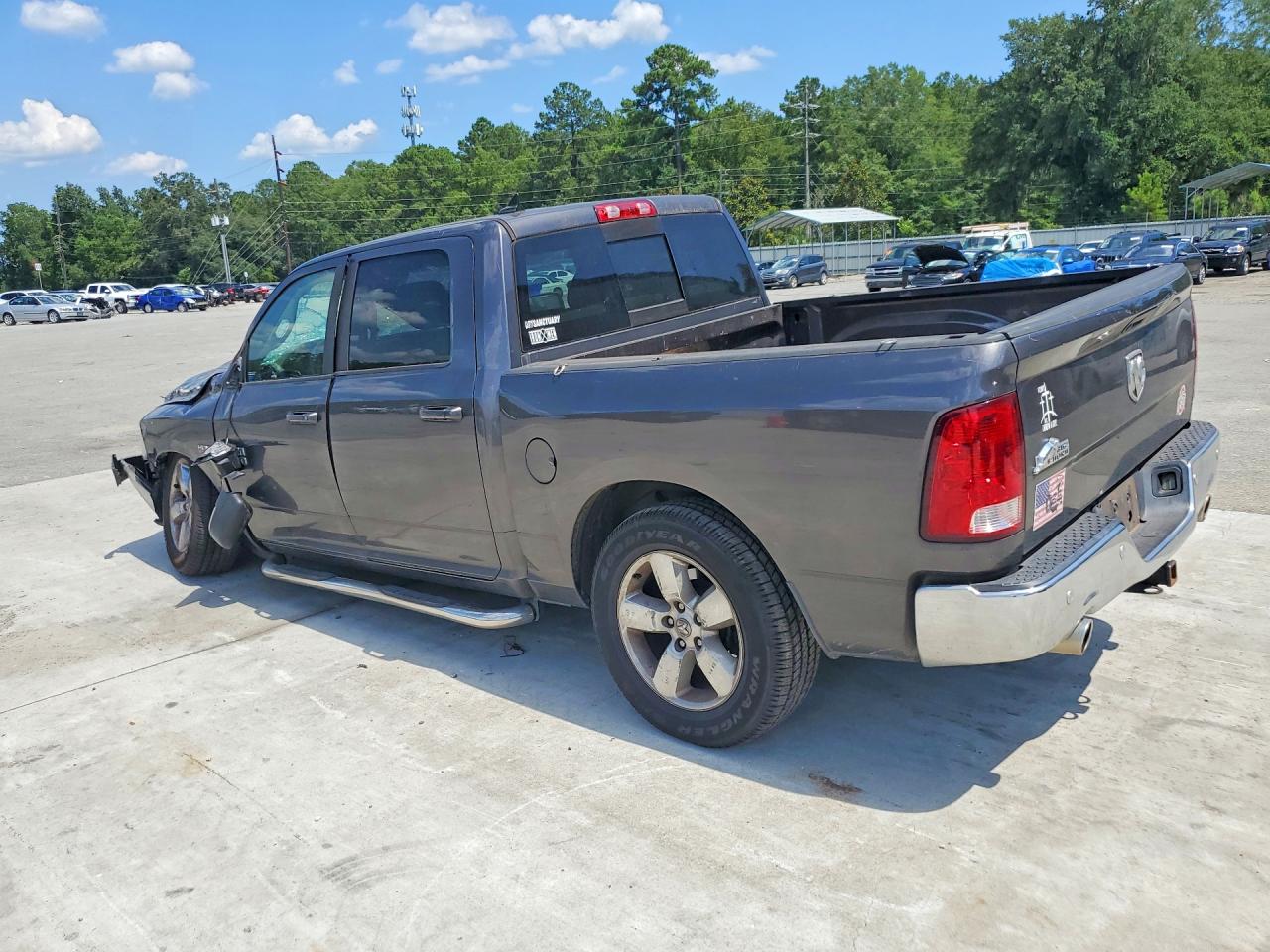 2019 RAM 1500 CLASSIC SLT — снимка 2