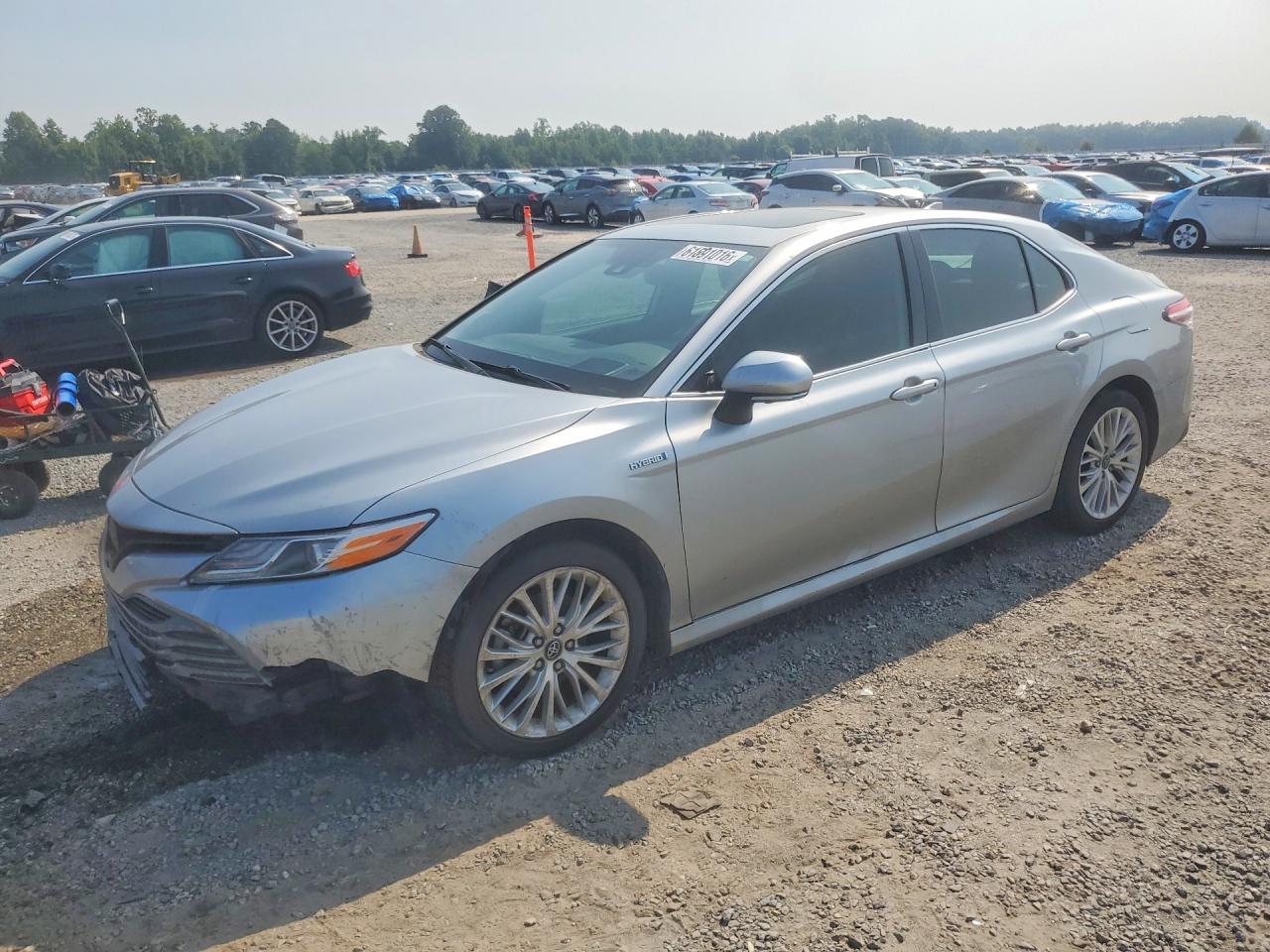 2020 TOYOTA CAMRY XLE