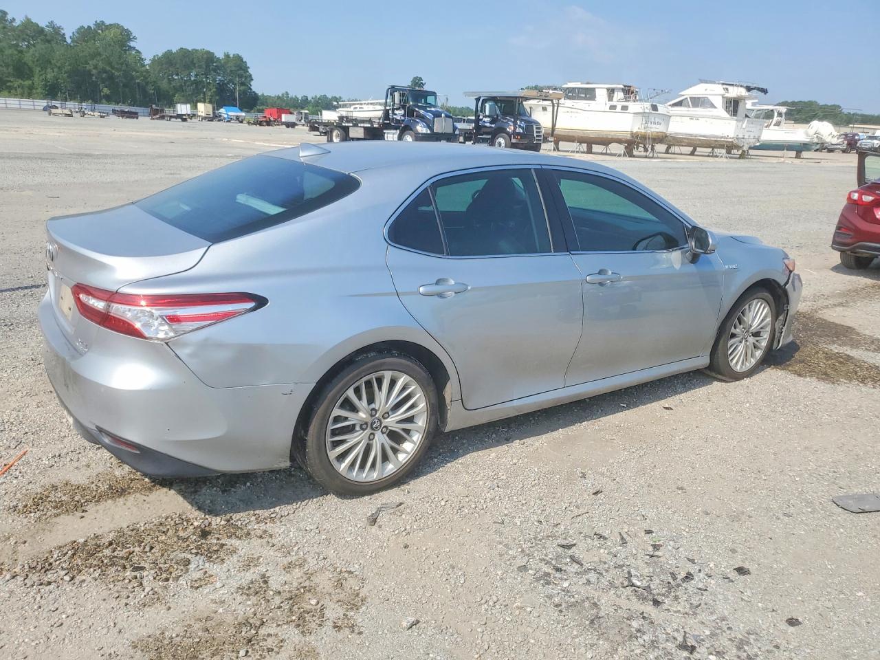 2020 TOYOTA CAMRY XLE — снимка 3