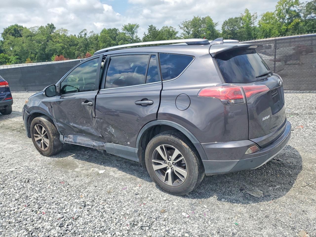 2018 TOYOTA RAV4 XLE — снимка 2