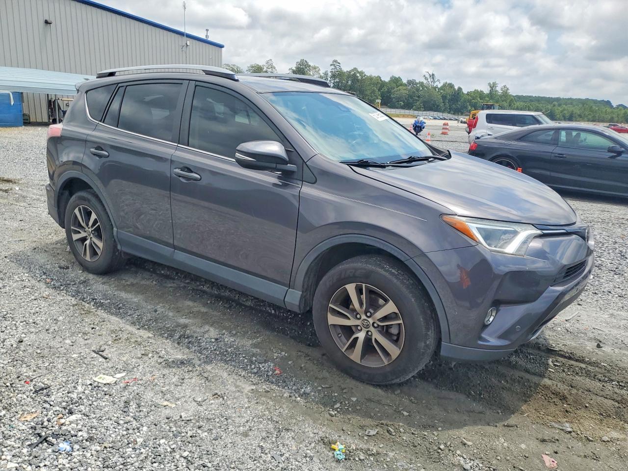 2018 TOYOTA RAV4 XLE — снимка 4
