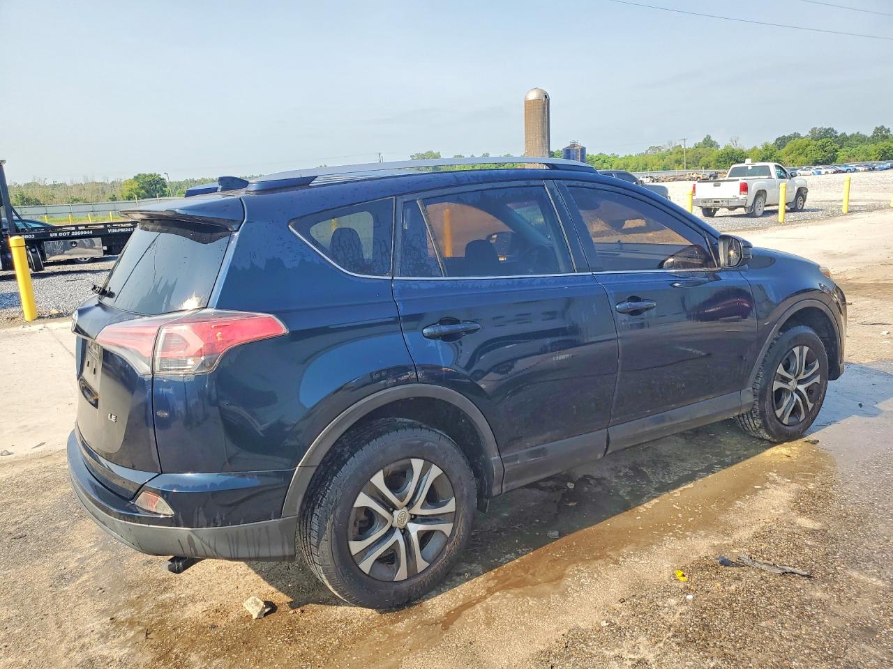 2018 TOYOTA RAV4 LE — снимка 3